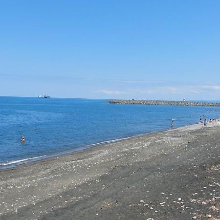 Hotel Ergo Batumi Bagian luar foto