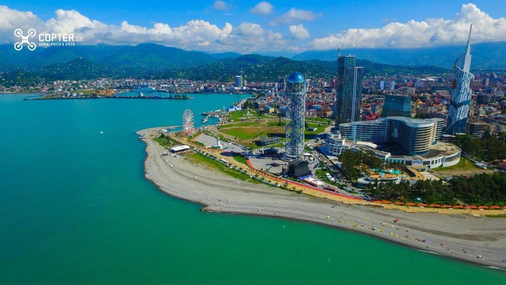 Hotel Ergo Batumi Bagian luar foto